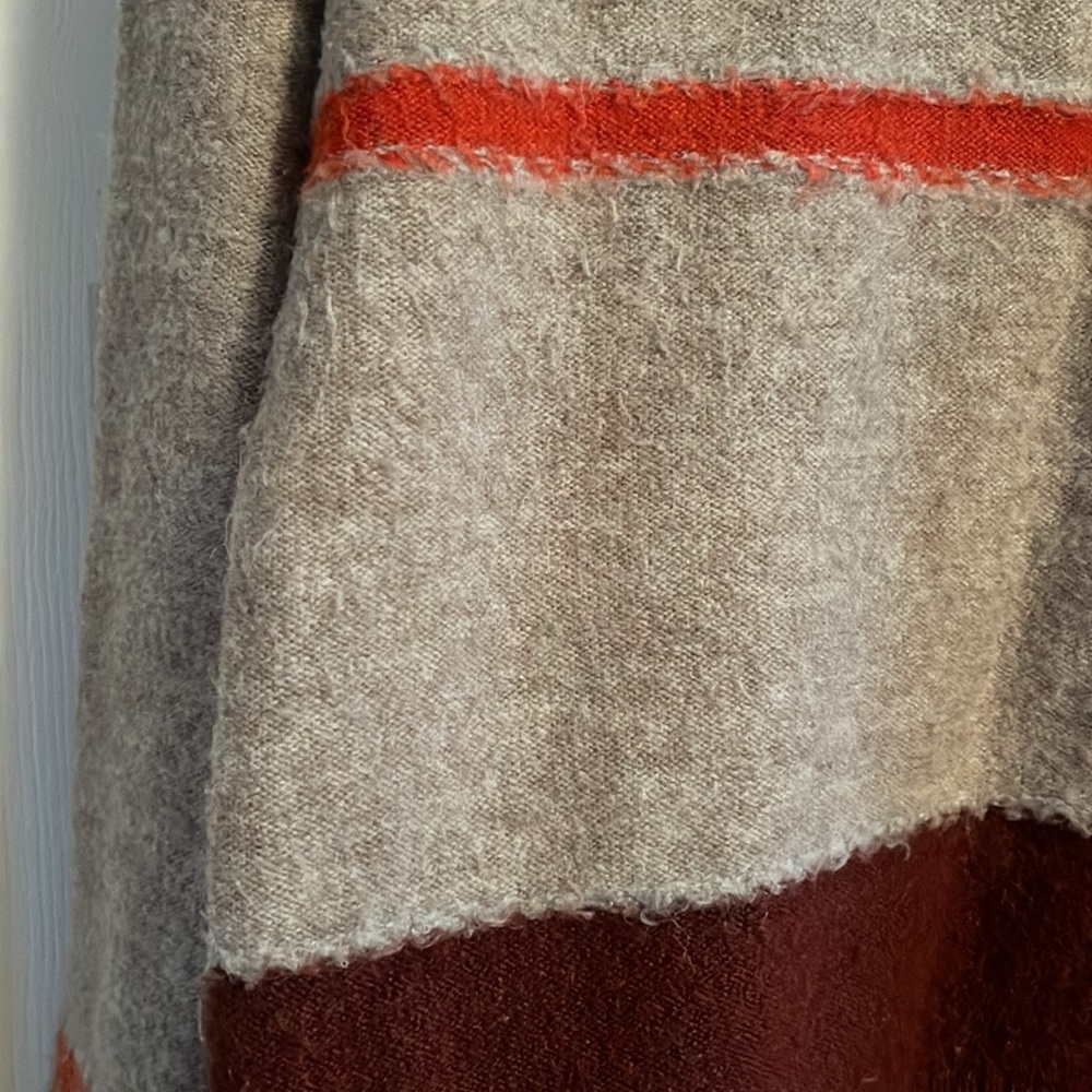 Universal Thread Womens sweater - Picture 2 of 4